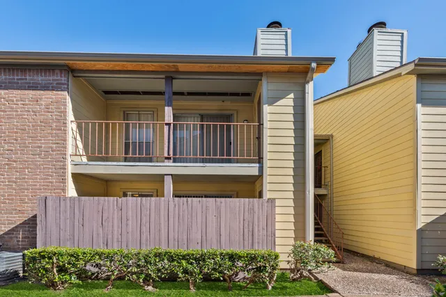 a view of front door of house