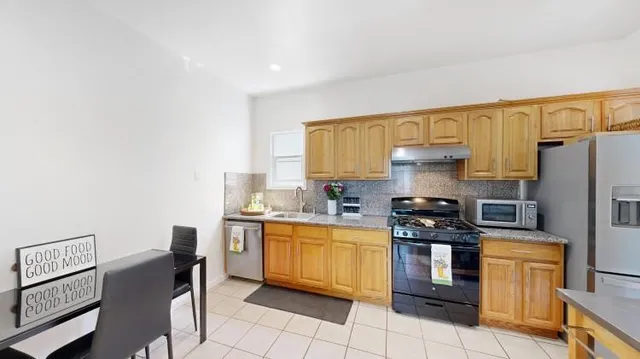 $1,190,000 | 99 Holloway Avenue, San Francisco, CA 94112