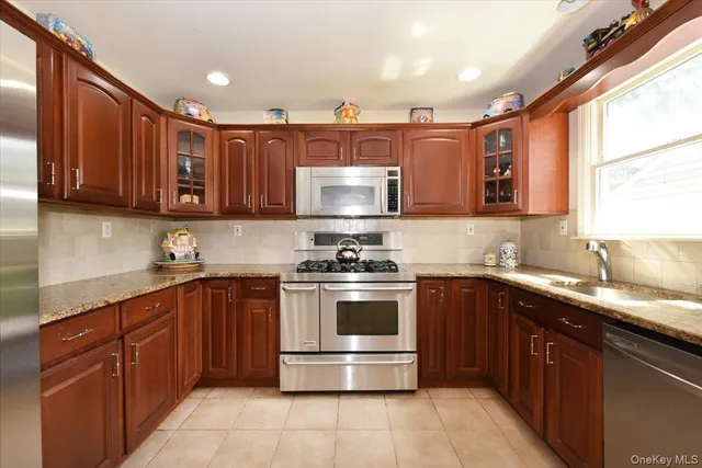 $1,200,000 | 58 Yorkshire Road, New Hyde Park, NY 11040