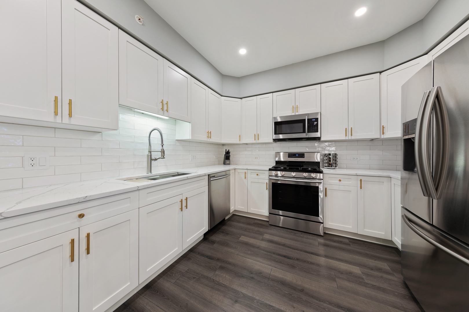 133 West Palatine Road, Unit 303A Palatine, IL 60067 - Photo 4 of 8