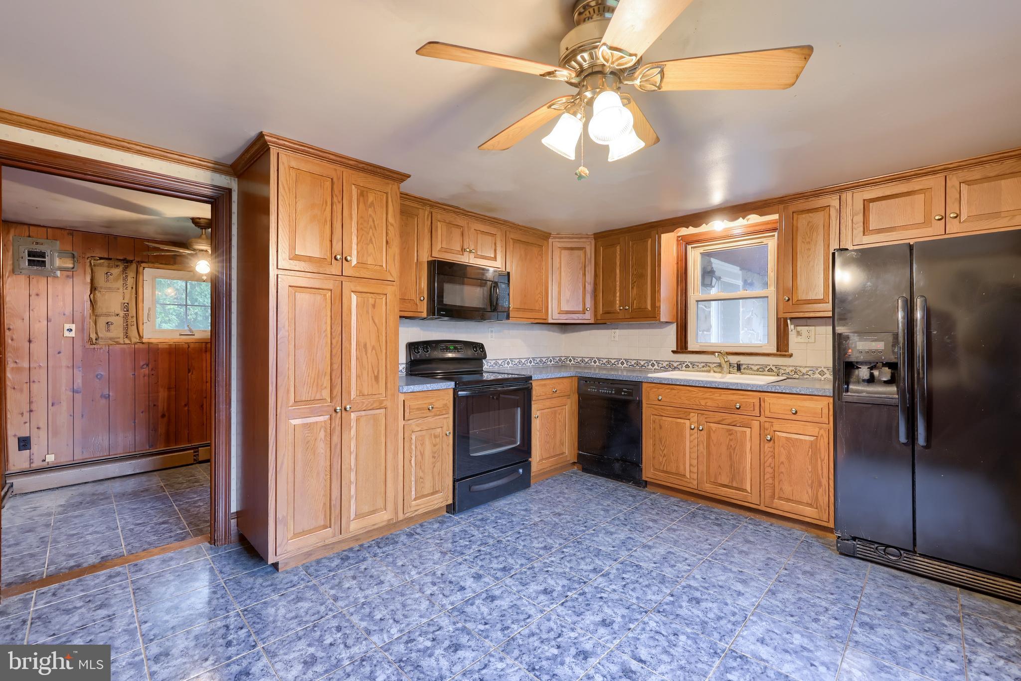 921 Iron Bridge Road Mount Joy, PA 17552 - Photo 8 of 28 Gallery Image 8