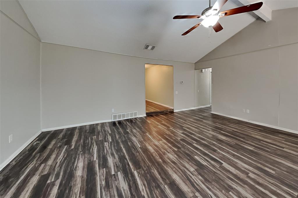 1522 Clover Hill Road Mansfield, TX 76063 - Photo 3 of 18