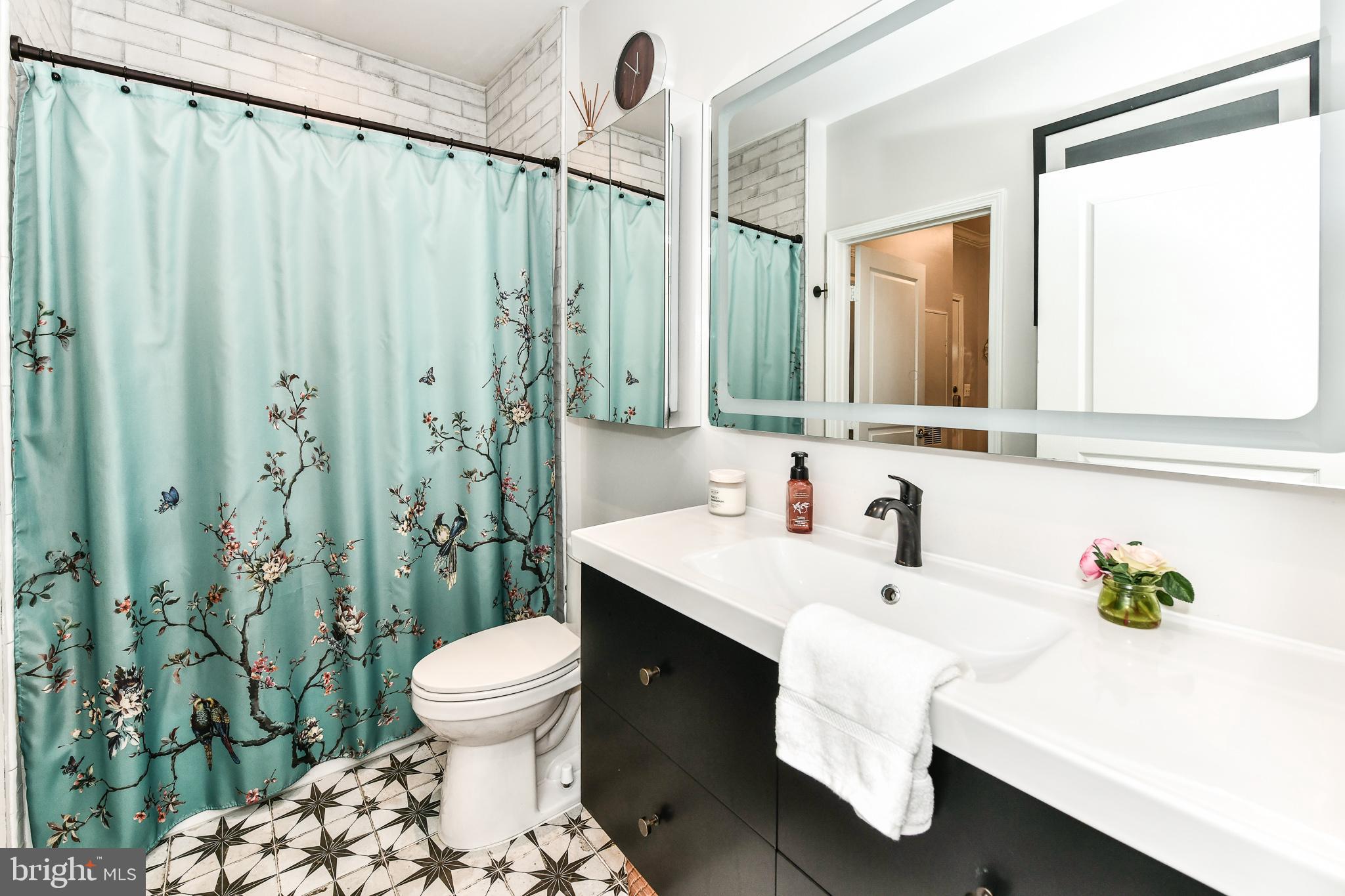 12000 Market Street, Unit 166 Reston, VA 20190 - Photo 17 of 33 Completely remodeled bathroom!