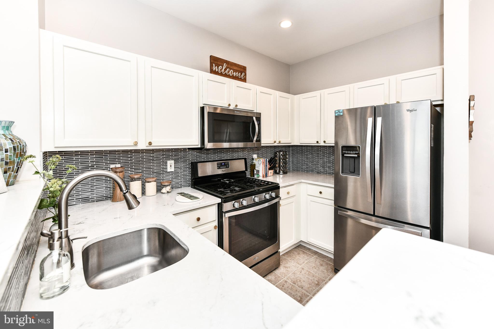 12000 Market Street, Unit 166 Reston, VA 20190 - Photo 6 of 33 Updated stainless steel appliances!