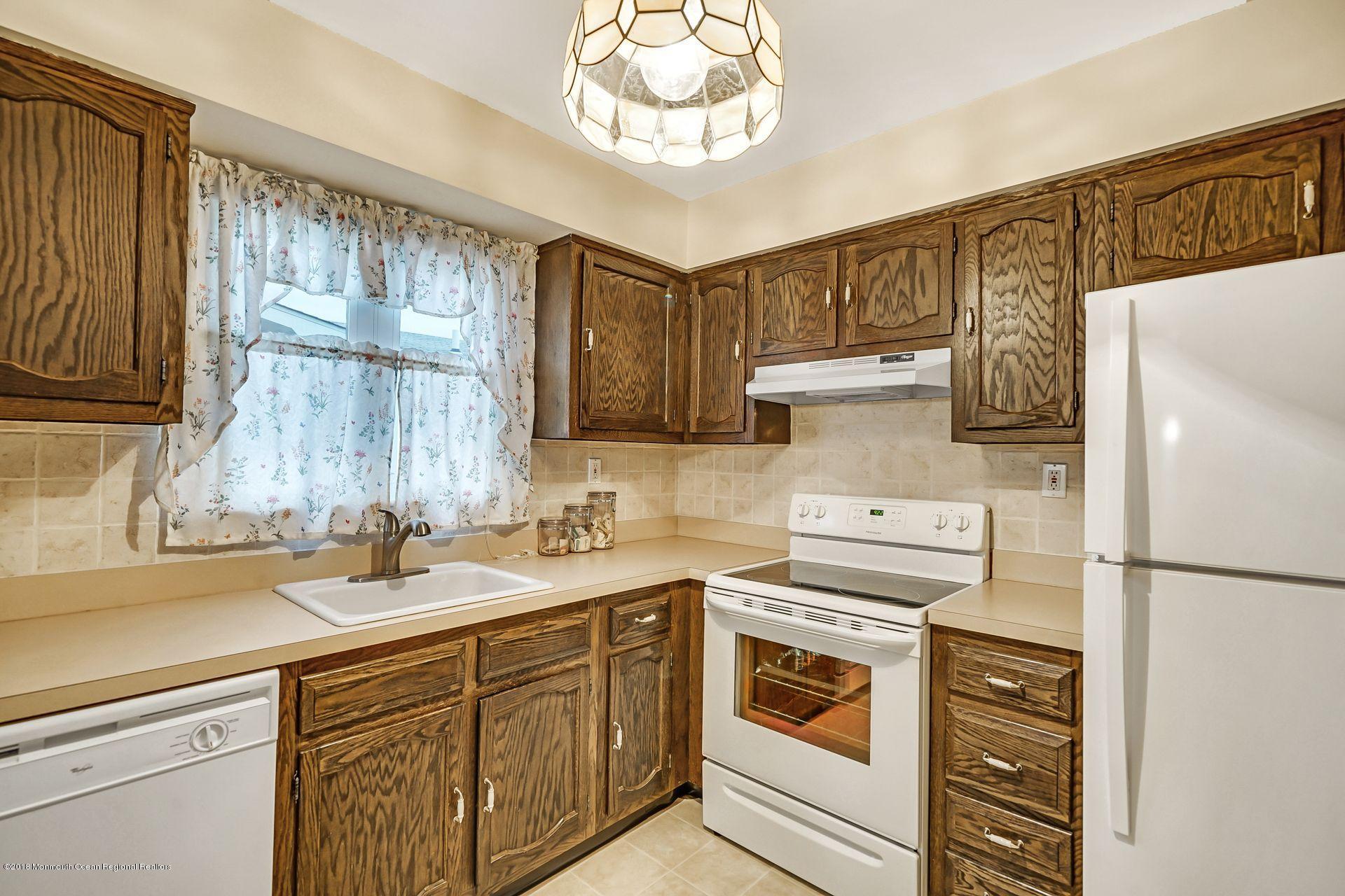 43 Markham Road Brick, NJ 08724 - Photo 15 of 28 15