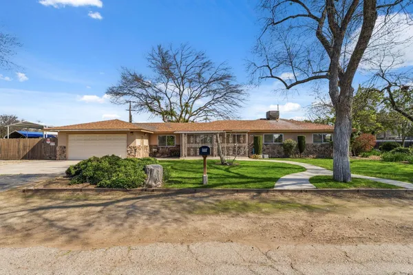 $340,500 | 606 North Winery Avenue, Fresno, CA 93727