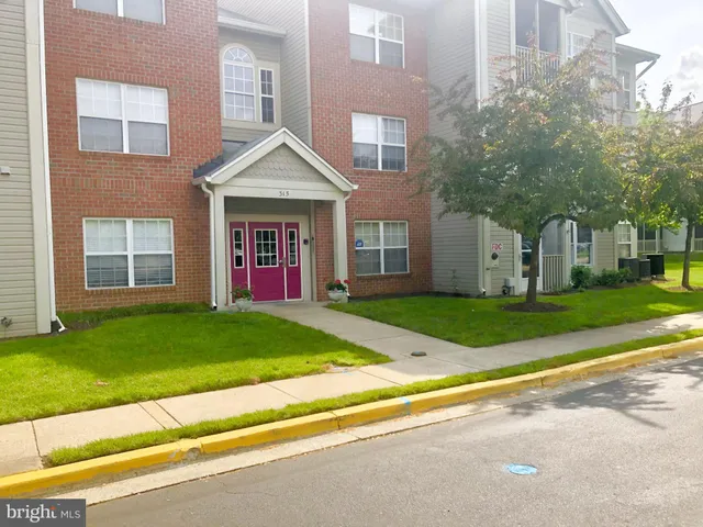 $1,875 | 315 Clear Drop Way, Unit 104, Glen Burnie, MD 21060