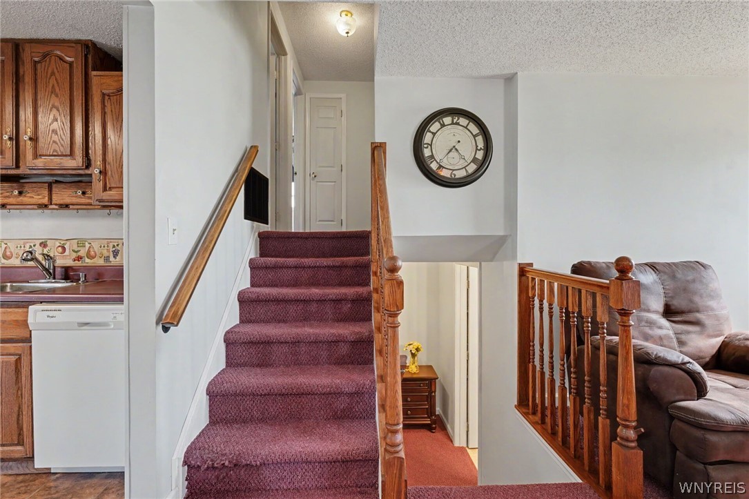 233 Dean Road Cheektowaga, NY 14043 - Photo 20 of 33