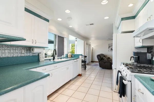 $720,000 | 41045 Willowbend Drive, Murrieta, CA 92563