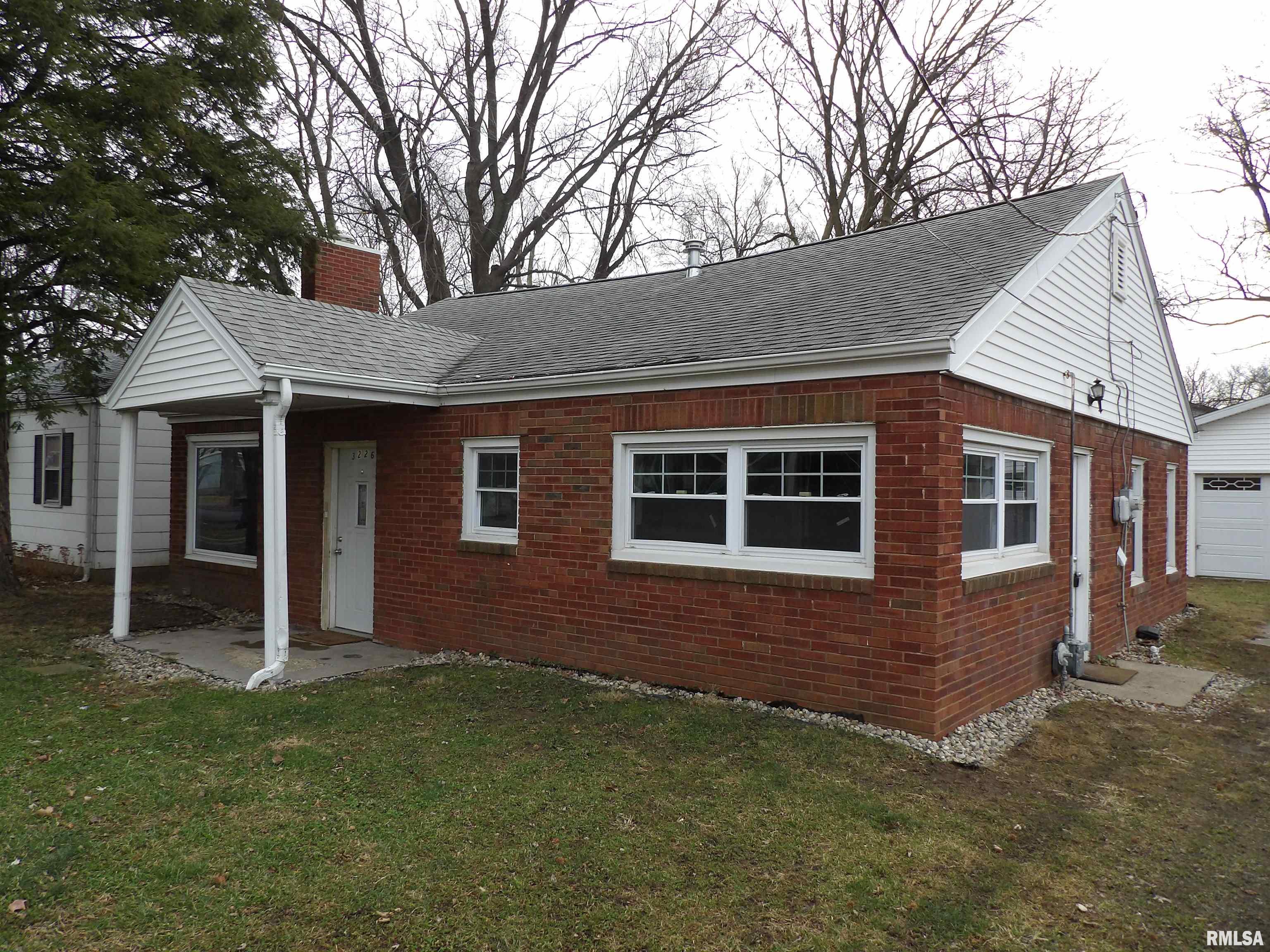 3226 East Enos Avenue Springfield, IL 62702 - Photo 2 of 21 Gallery Image 2