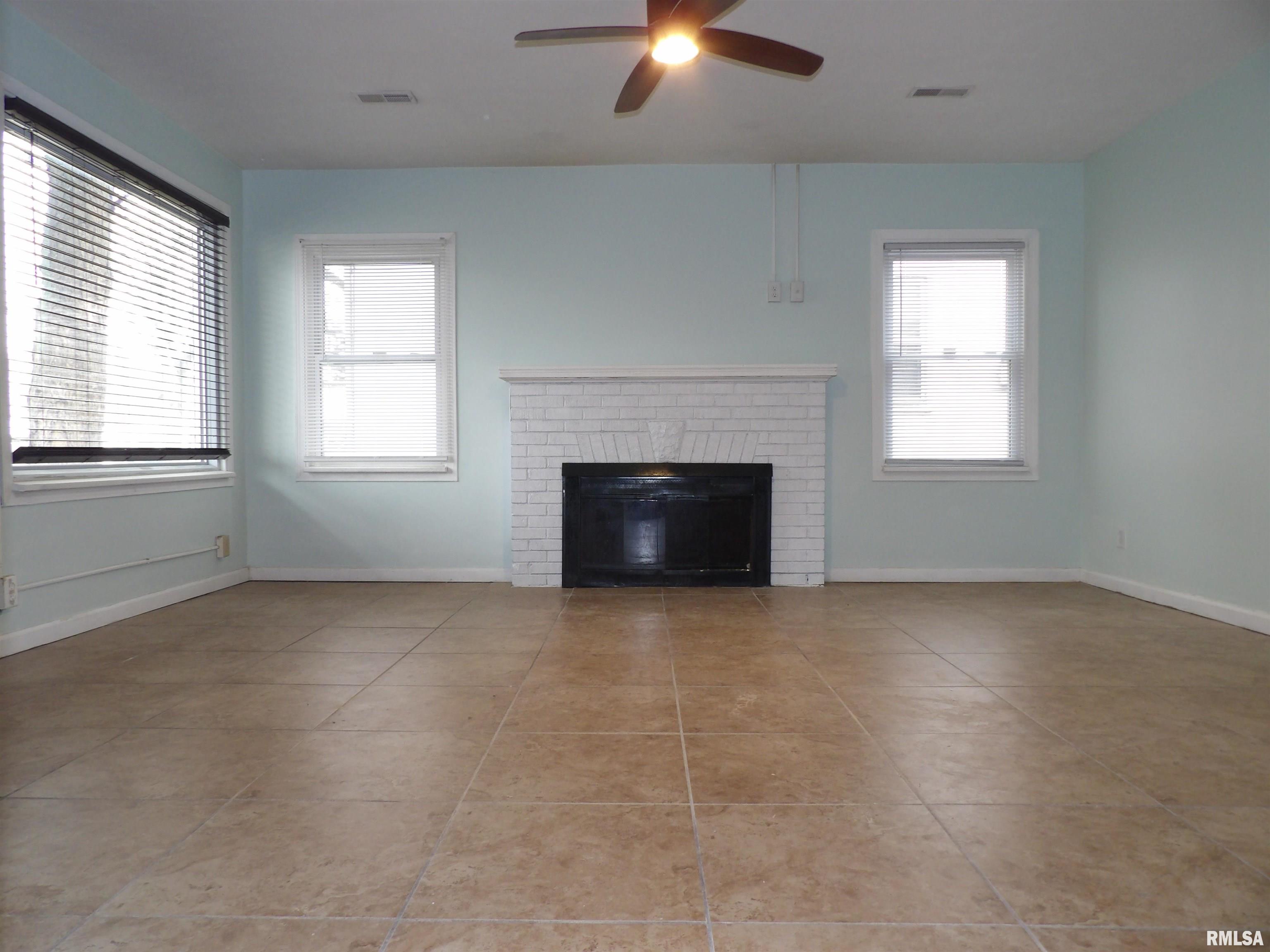 3226 East Enos Avenue Springfield, IL 62702 - Photo 11 of 21 Gallery Image 11