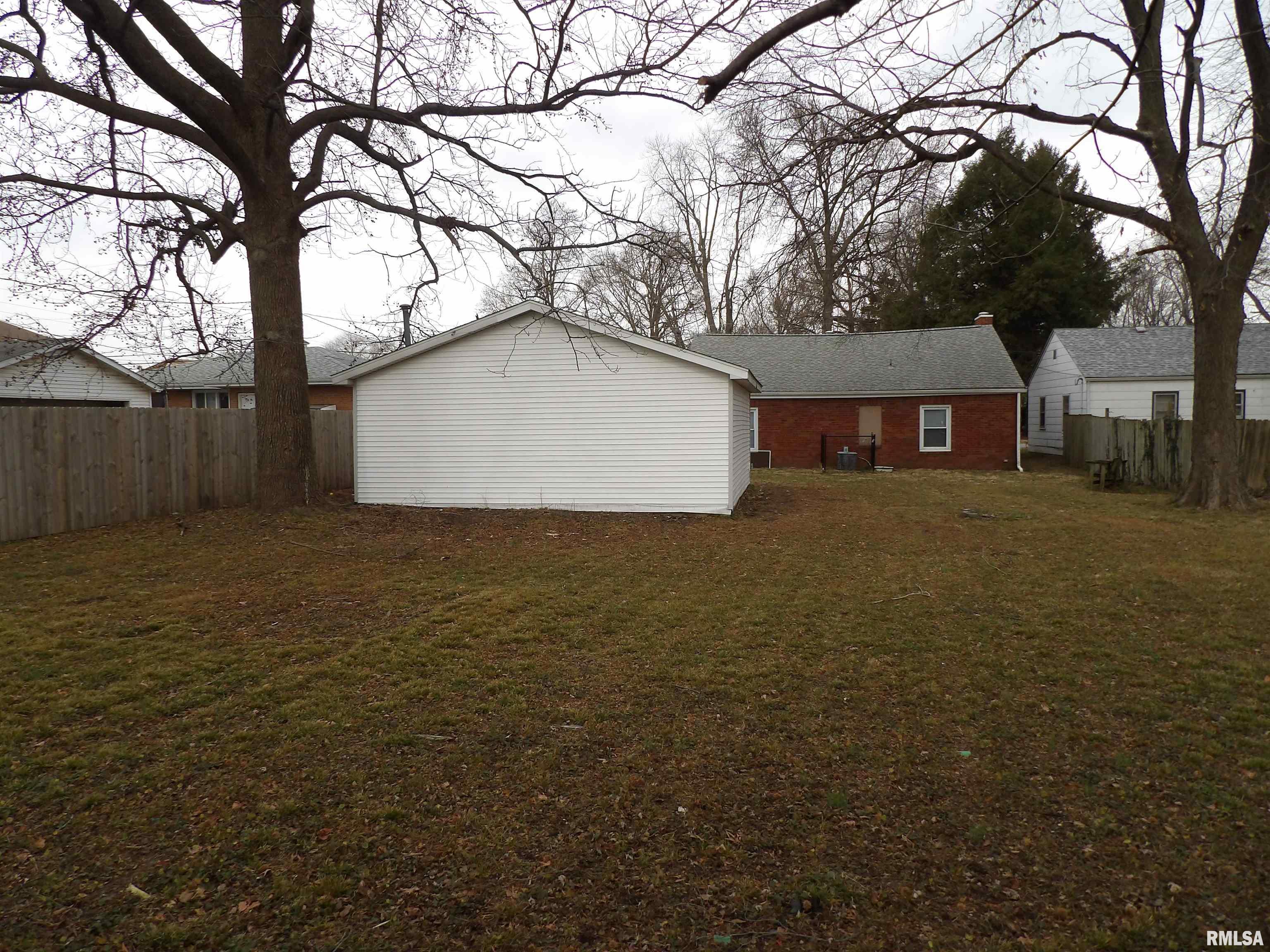 3226 East Enos Avenue Springfield, IL 62702 - Photo 18 of 21 Gallery Image 18