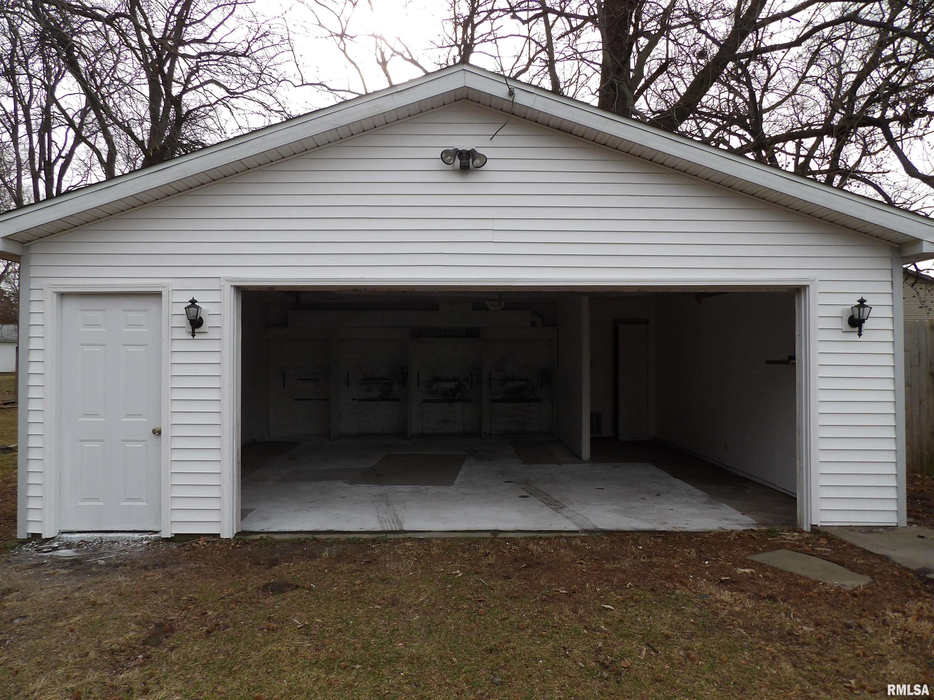 3226 East Enos Avenue Springfield, IL 62702 - Photo 19 of 21 Gallery Image 19