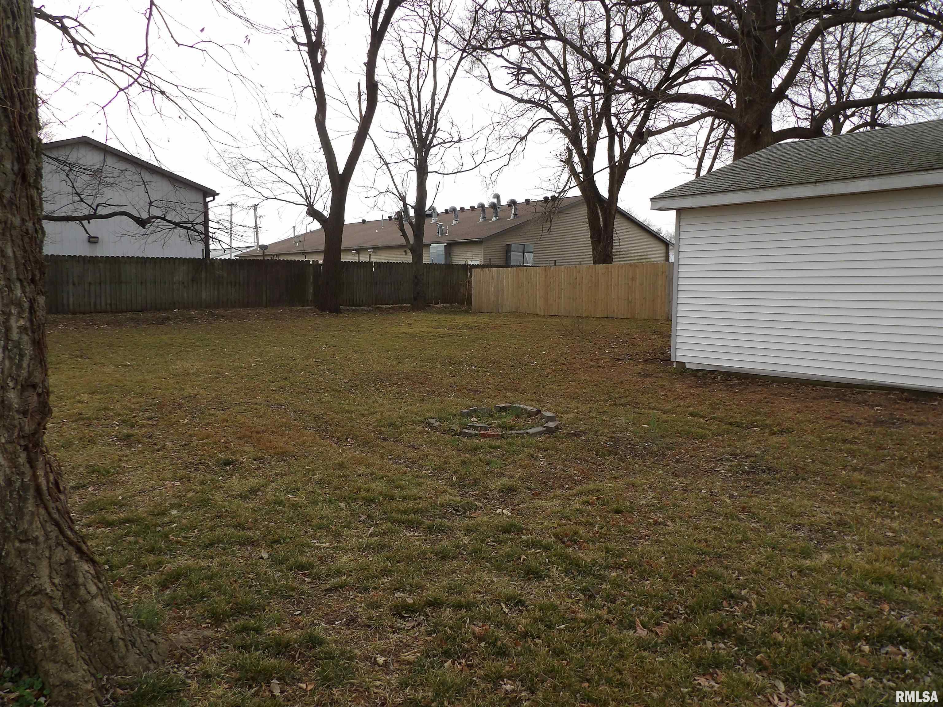 3226 East Enos Avenue Springfield, IL 62702 - Photo 5 of 21 Gallery Image 5
