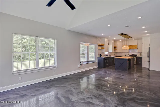 $378,500 | 2033 Elizabeth Chapman Drive, Jackson, MS 39212