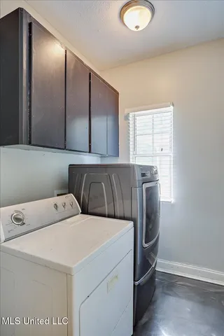 $378,500 | 2033 Elizabeth Chapman Drive, Jackson, MS 39212