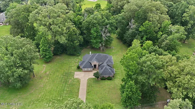 $378,500 | 2033 Elizabeth Chapman Drive, Jackson, MS 39212