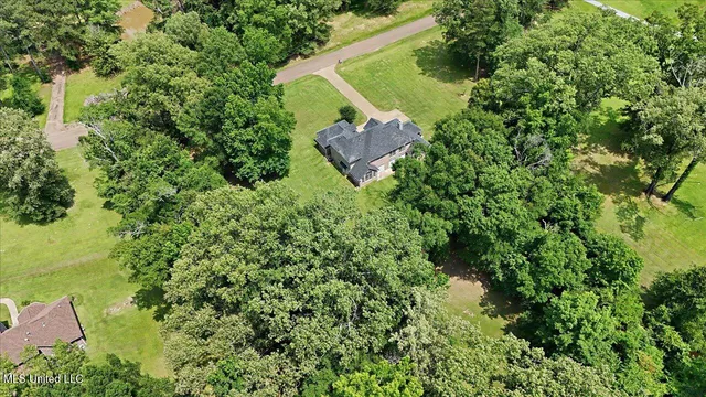 $378,500 | 2033 Elizabeth Chapman Drive, Jackson, MS 39212