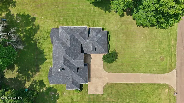 $378,500 | 2033 Elizabeth Chapman Drive, Jackson, MS 39212