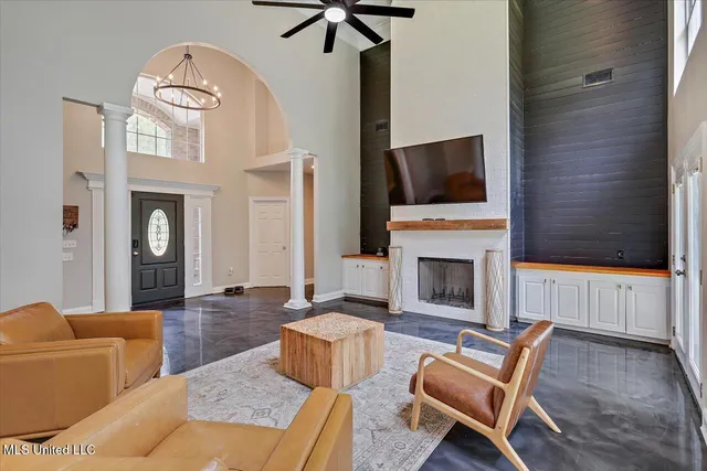 $378,500 | 2033 Elizabeth Chapman Drive, Jackson, MS 39212