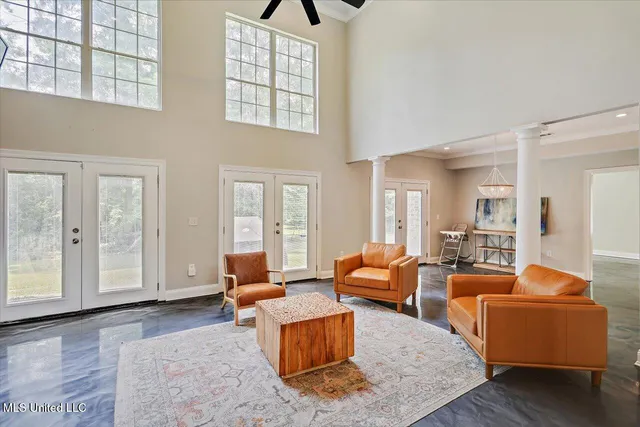 $378,500 | 2033 Elizabeth Chapman Drive, Jackson, MS 39212