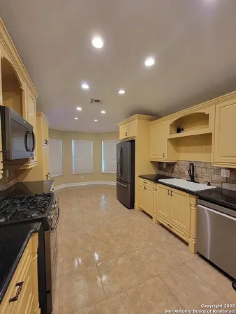 $1,995 | 2016 North Ranch Estates Boulevard, New Braunfels, TX 78130
