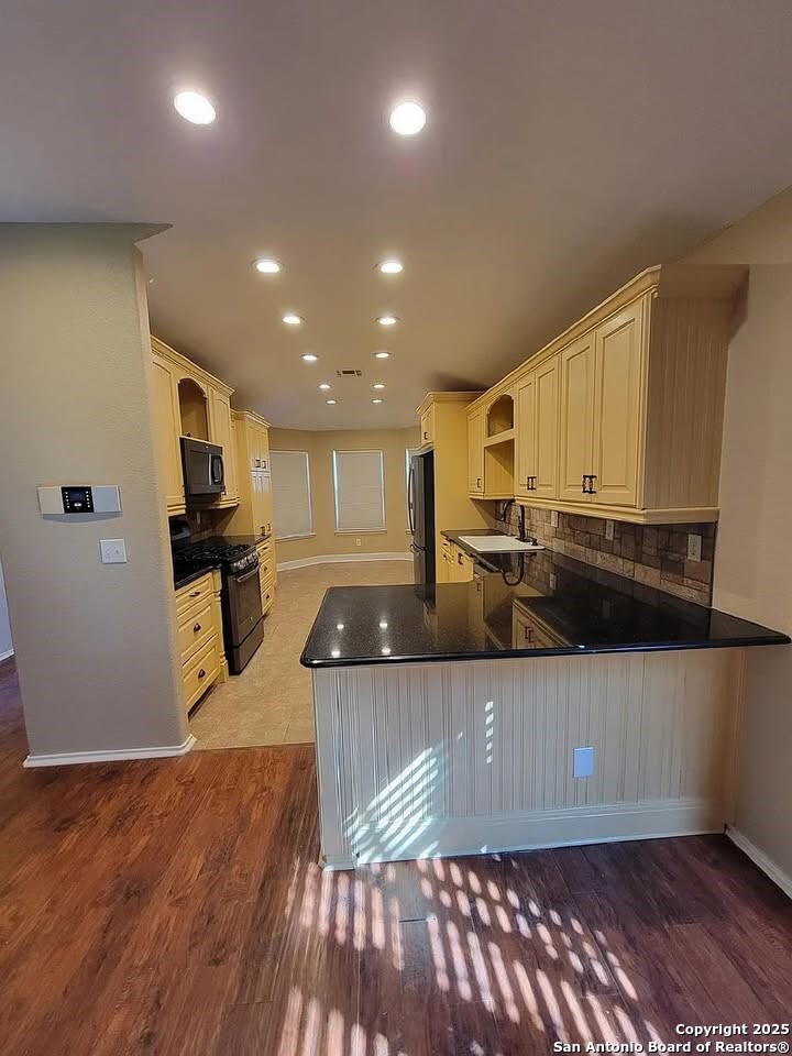 2016 North Ranch Estates Boulevard New Braunfels, TX 78130 - Photo 5 of 11