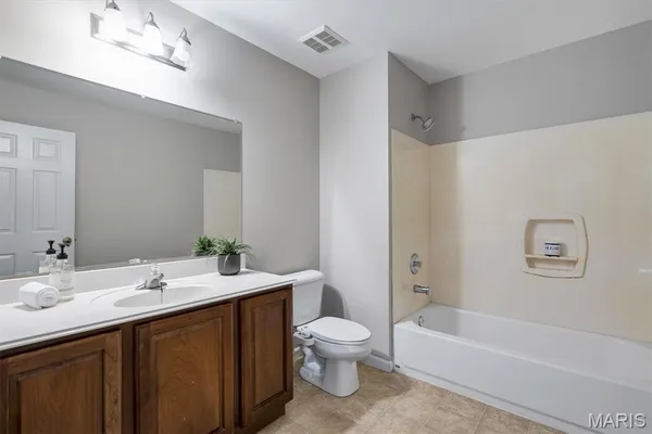 $775,000 | 317 Lake View Lane, Cottleville, MO 63376