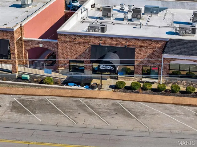 $825,000 | 317 Lake View Lane, Cottleville, MO 63376