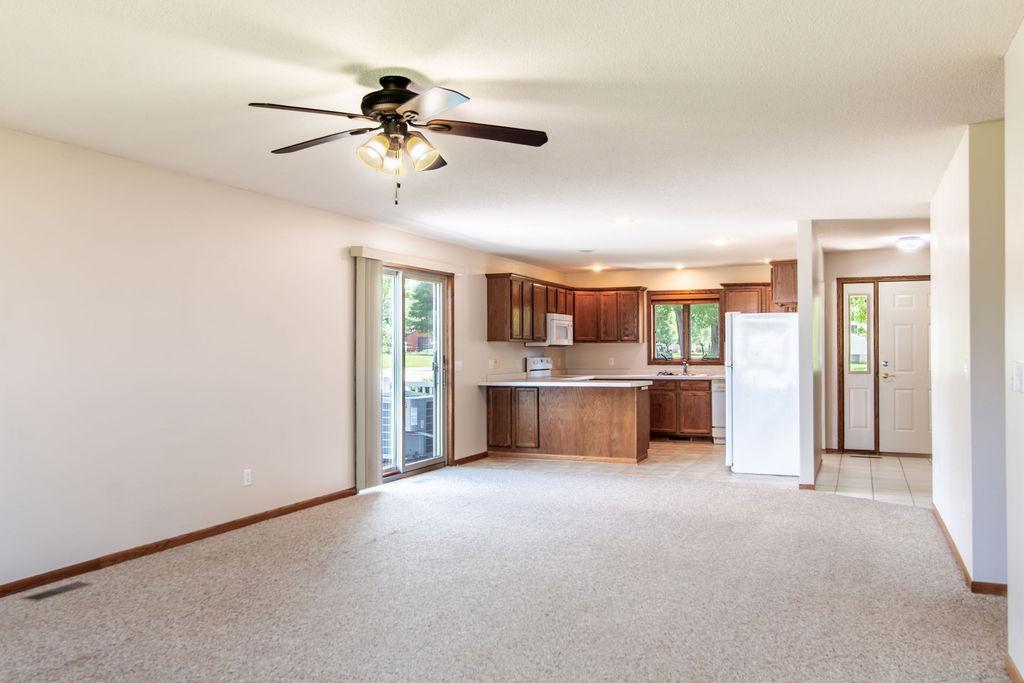 710 South 10th Street Bird Island, MN 55310 - Photo 8 of 31