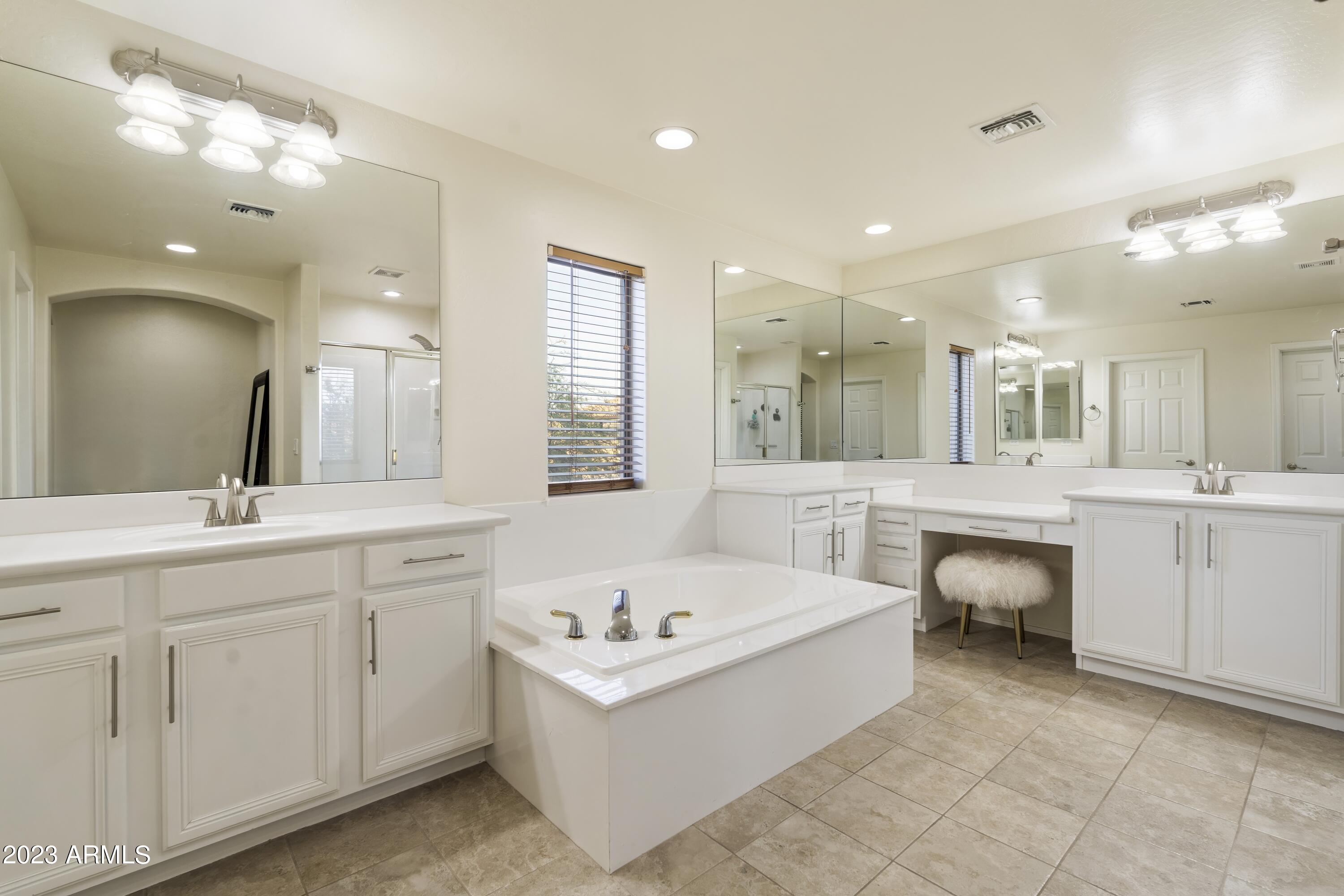 4133 East Pullman Road Cave Creek, AZ 85331 - Photo 14 of 23 Primary Bathroom