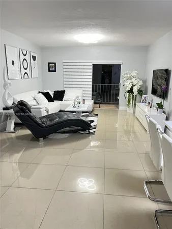 $2,700 | 13715 Kendale Lakes Circle, Unit A304, Miami, FL 33183