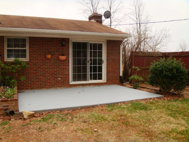 8095 Edwardsville Road Hardy, VA 24101 - Photo 22 of 25 a front view of a house with a yard
