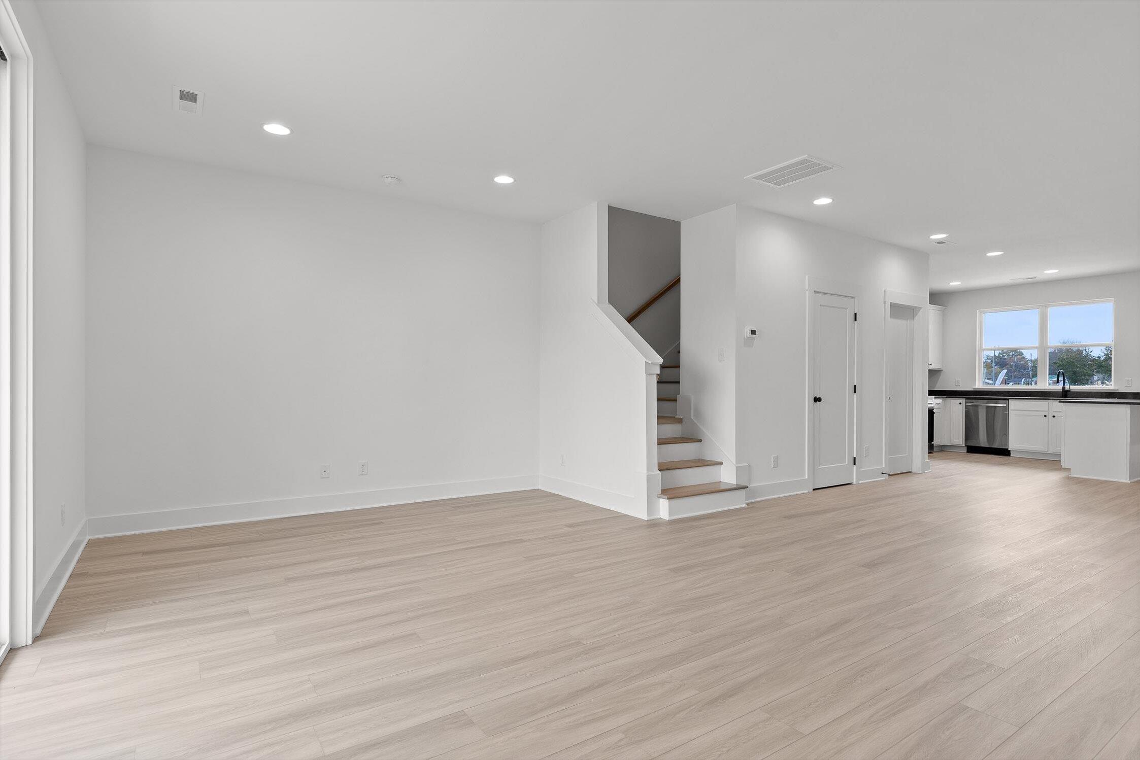 905 Blue Heights Dr Ridge, Unit 19 East Ridge, TN 37412 - Photo 11 of 32 08-905 Blue Heights-8