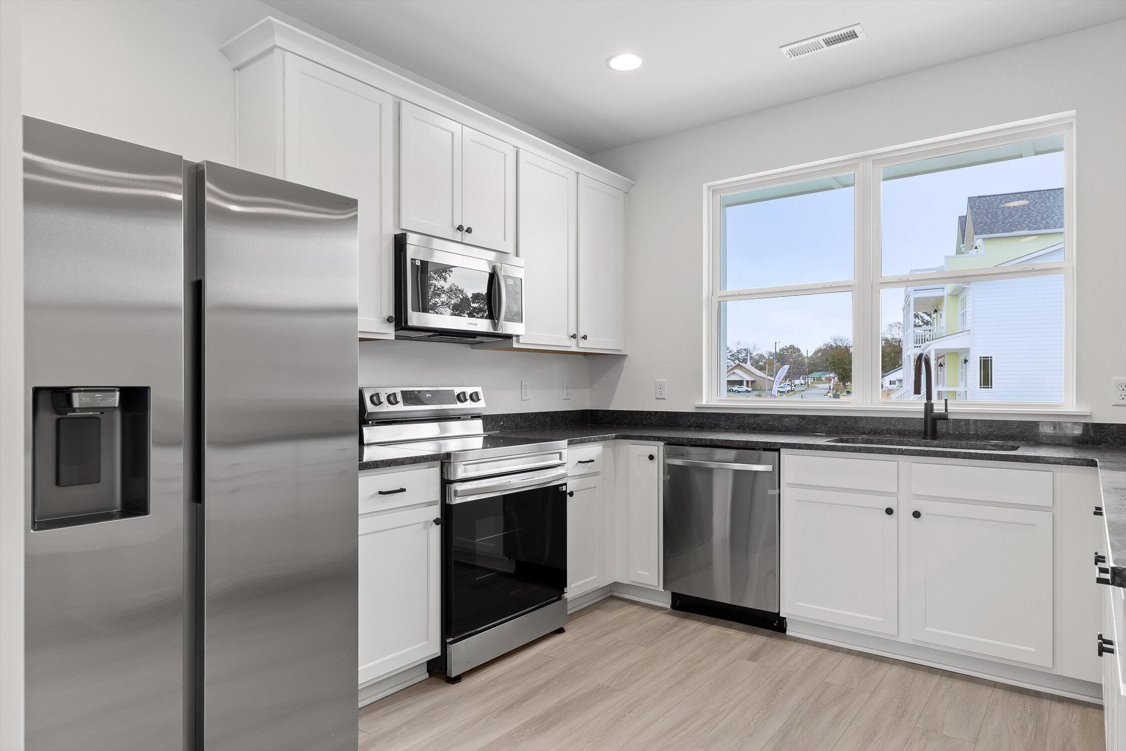 905 Blue Heights Dr Ridge, Unit 19 East Ridge, TN 37412 - Photo 5 of 32 16-905 Blue Heights-16