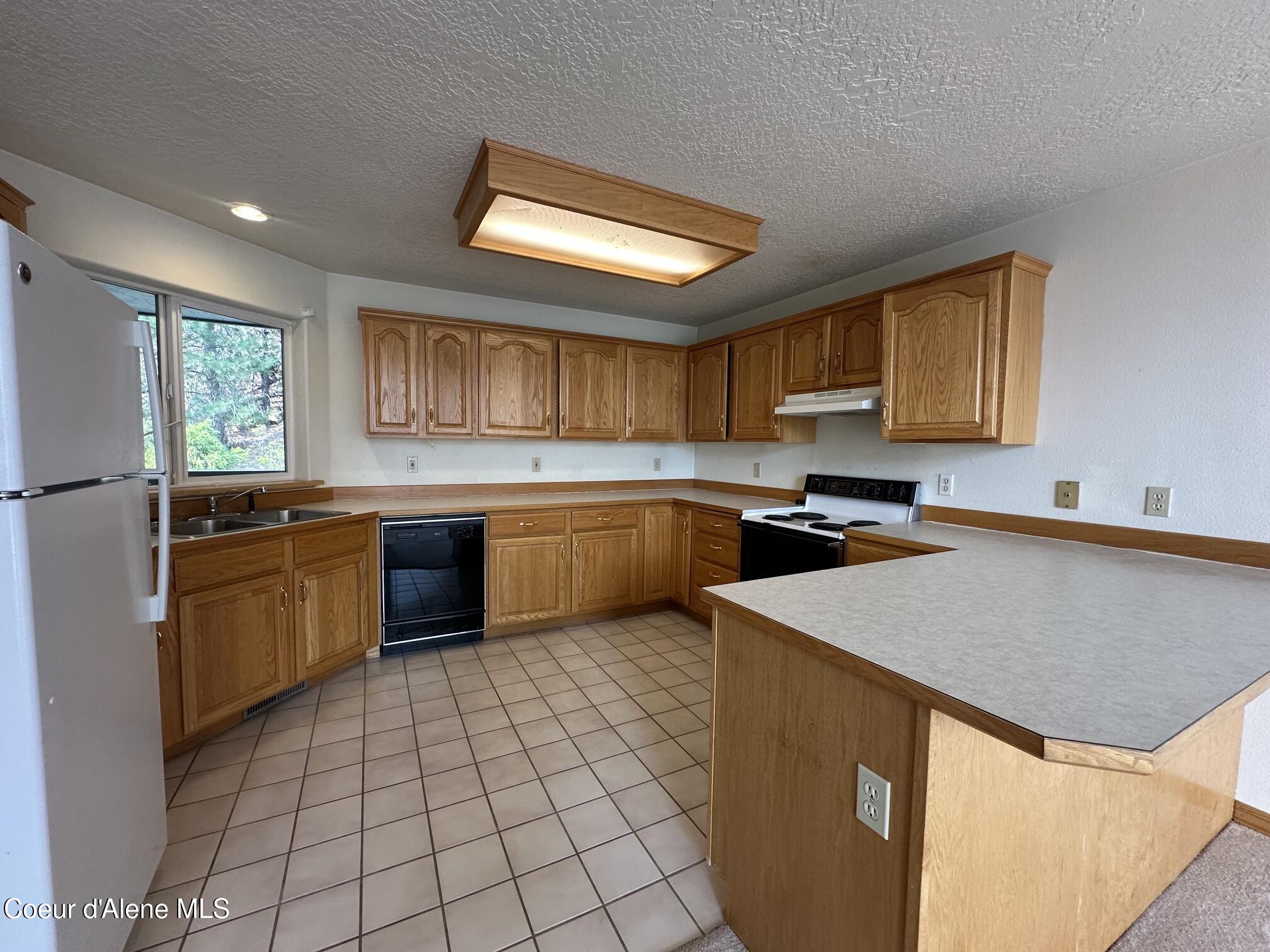 75 Silver Ridge Circle, Unit 203 Kellogg, ID 83837 - Photo 3 of 23 IMG_0983