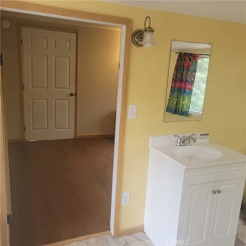 $1,950 | 23340 Banning Idyllwild, Idyllwild, CA 92549