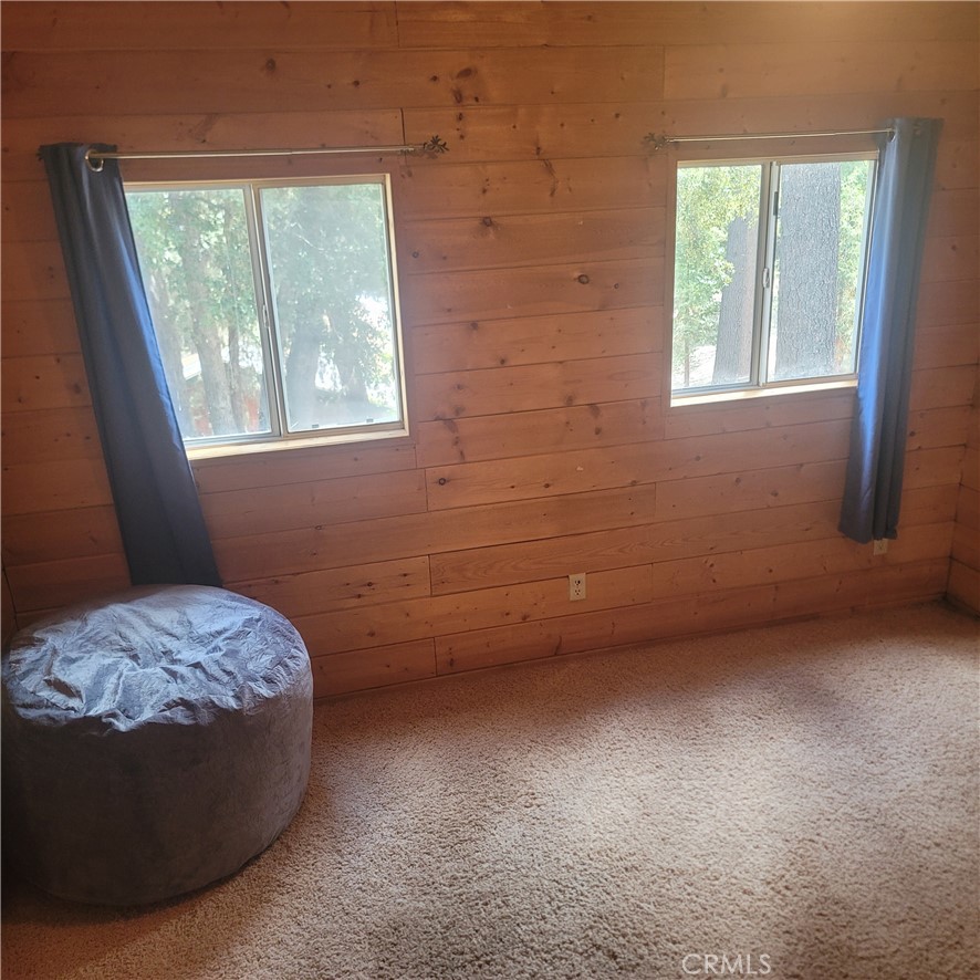 23340 Banning Idyllwild Idyllwild, CA 92549 - Photo 9 of 23 a view of room with window