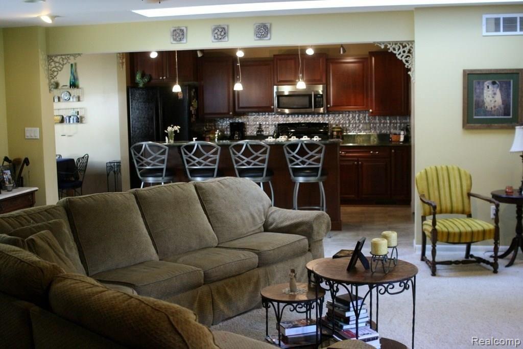 26432 Springland Street Farmington, MI 48334 - Photo 17 of 34