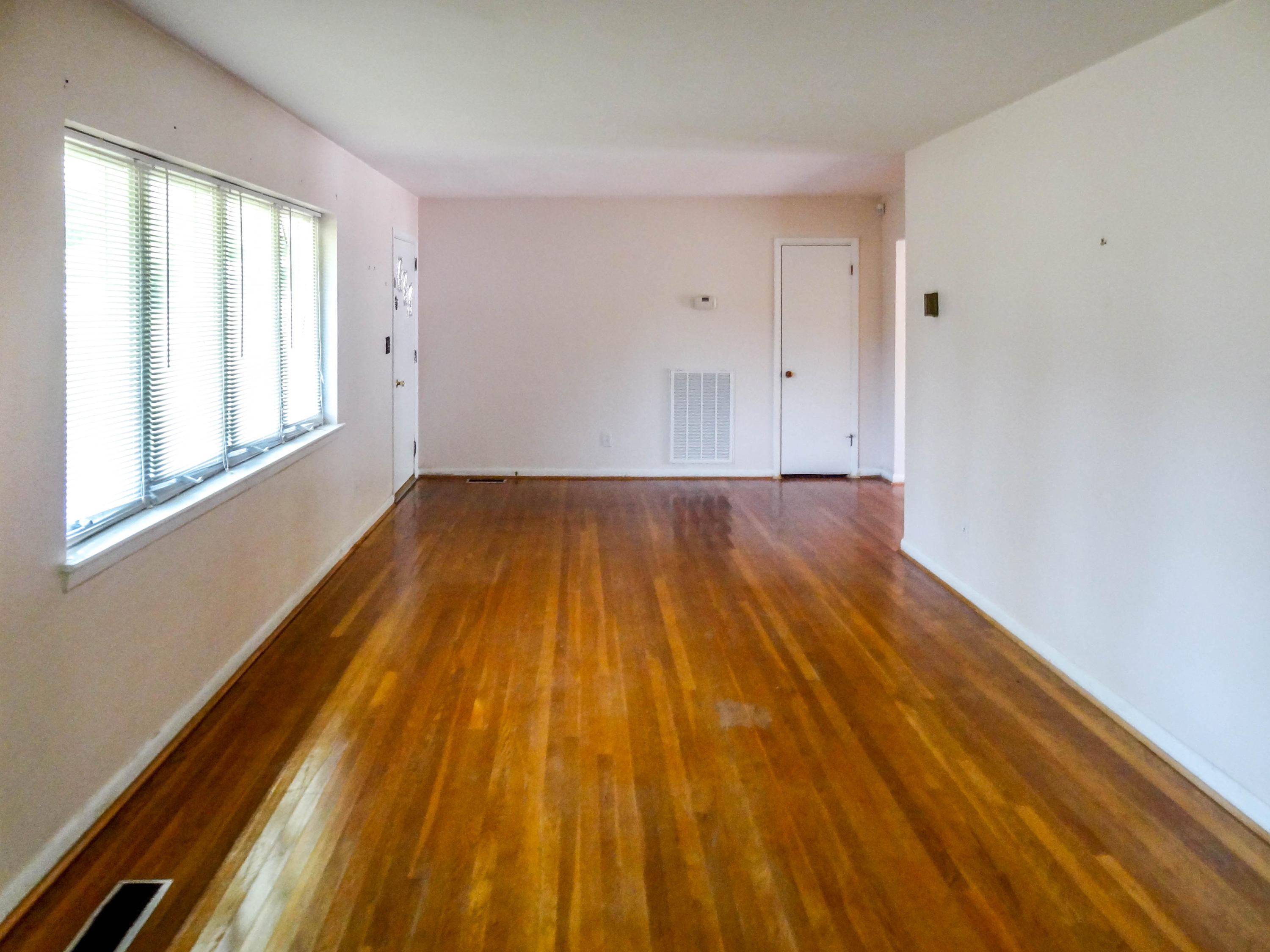 605 Talley Road Chattanooga, TN 37411 - Photo 4 of 20 Living Room