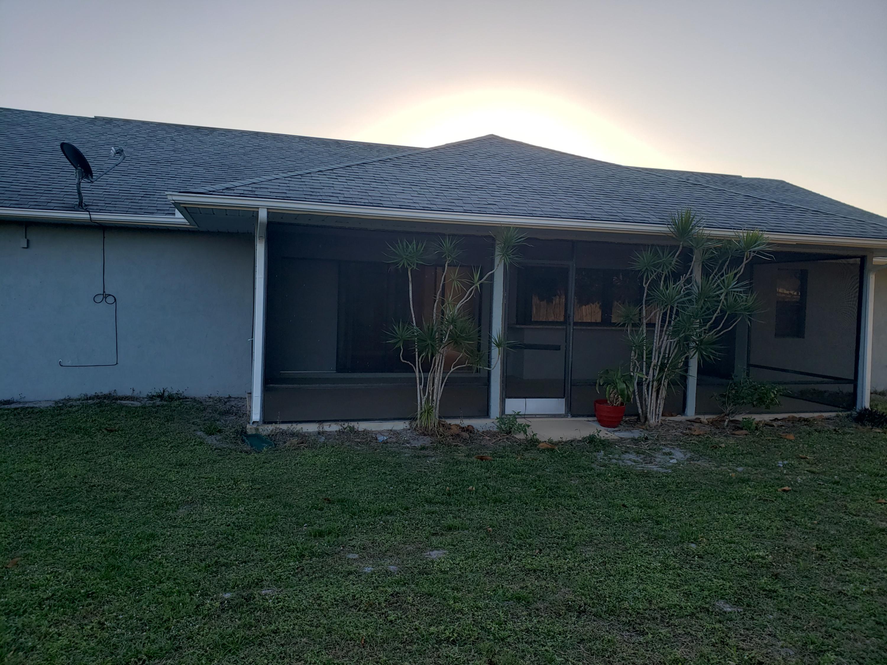 289 Southwest Bedford Road Port St. Lucie, FL 34953 - Photo 2 of 20 20200122_075302