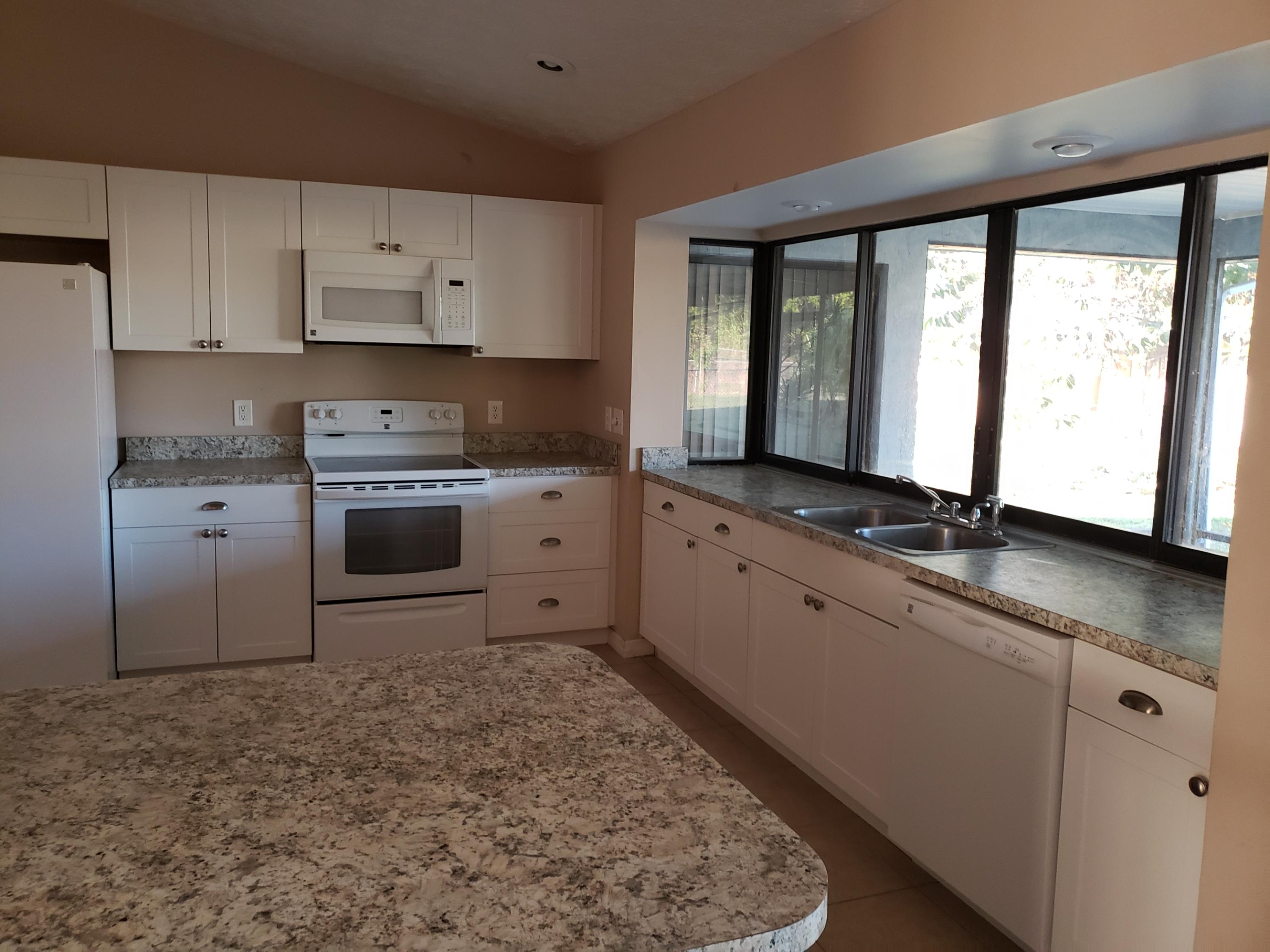 289 Southwest Bedford Road Port St. Lucie, FL 34953 - Photo 9 of 20 20200122_075546