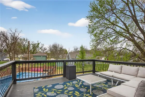 $475,000 | 5660 Meadow Height Drive, Shawnee, KS 66226