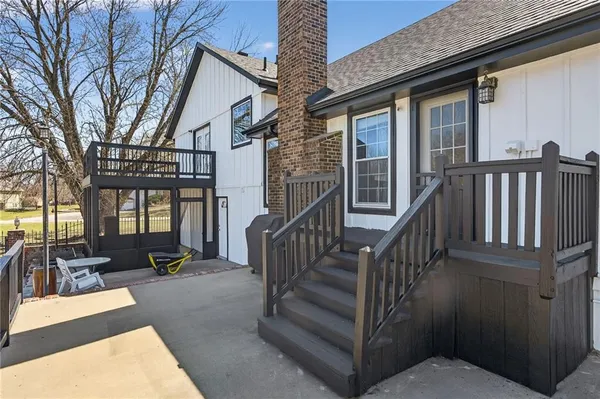 $475,000 | 5660 Meadow Height Drive, Shawnee, KS 66226