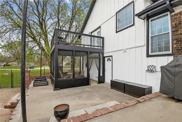 $475,000 | 5660 Meadow Height Drive, Shawnee, KS 66226