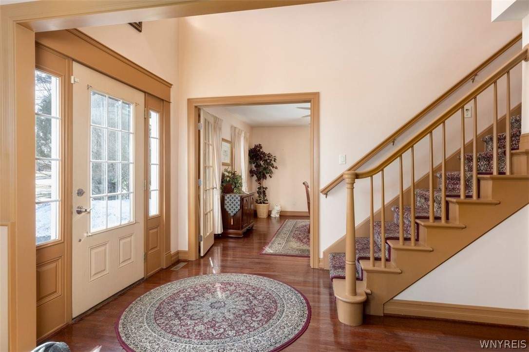 860 Union Road West Seneca, NY 14224 - Photo 6 of 50 Foyer