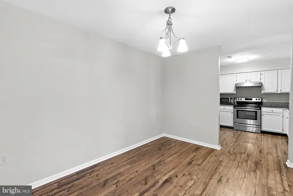 $384,900 | 7442 Emerald Drive, Manassas, VA 20109