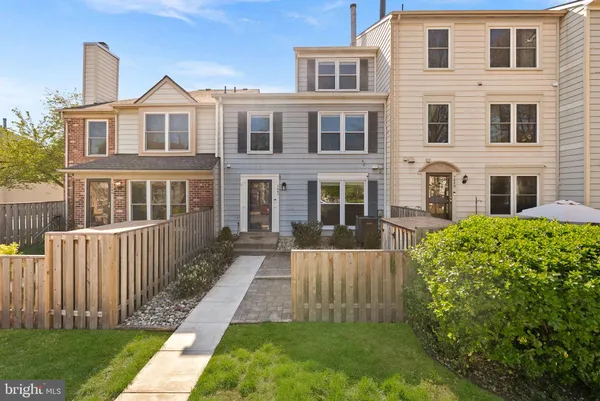 $384,900 | 7442 Emerald Drive, Manassas, VA 20109
