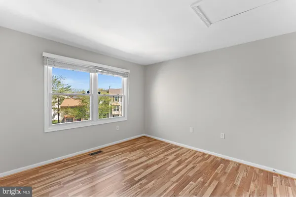 $384,900 | 7442 Emerald Drive, Manassas, VA 20109