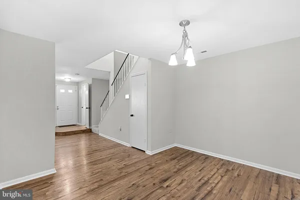 $384,900 | 7442 Emerald Drive, Manassas, VA 20109